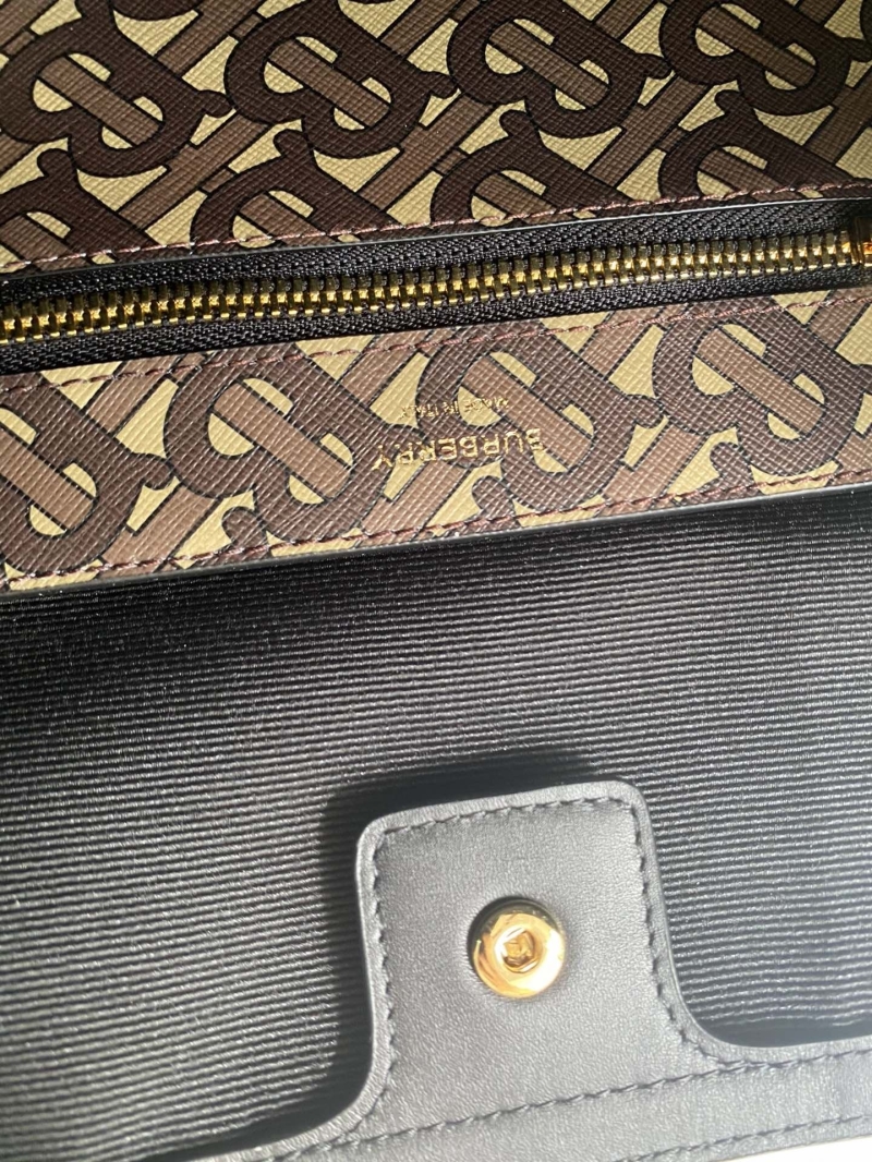 Bv*b*rry shopping bags